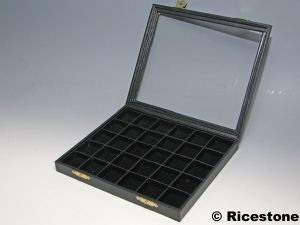 3) Coffret vitré charnière pour 30x boîtes gemmes 3x3 cm.