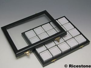 2) Coffret vitré escamotable 20x boîtes 3x3 cm pour gemme. 