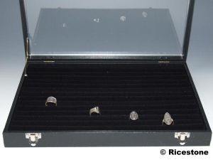 7e) Coffret 26x36 cm luxe pour bagues (Système à sillon).