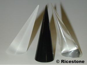 2b) Doigt-présentoir cône acrylique pour bague.
