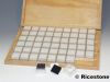 5b) Coffret de gemmologie avec 54x boites carrées tout plastique.