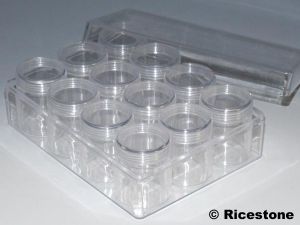 6) COFFRET Plastique et BOITES en intérieur 