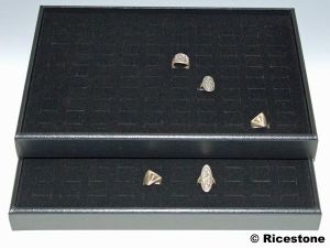 6a) Plateau présentoir de 100 bagues, superposable 
