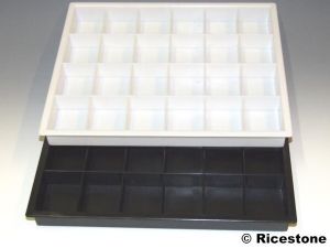 1ac) Plateaux tout plastique avec 24 compartiments, organisation de collection.
