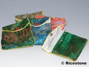 6b) 10x Pochettes Tissus 7x8 cm