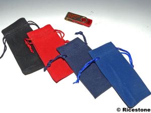 3a) 12x Pochettes feutrine 5x11cm pour bijoux ou clé USB