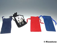 Pochette longue permettant de présenter clé USB ou bijoux