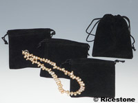 pochette  bijoux noire